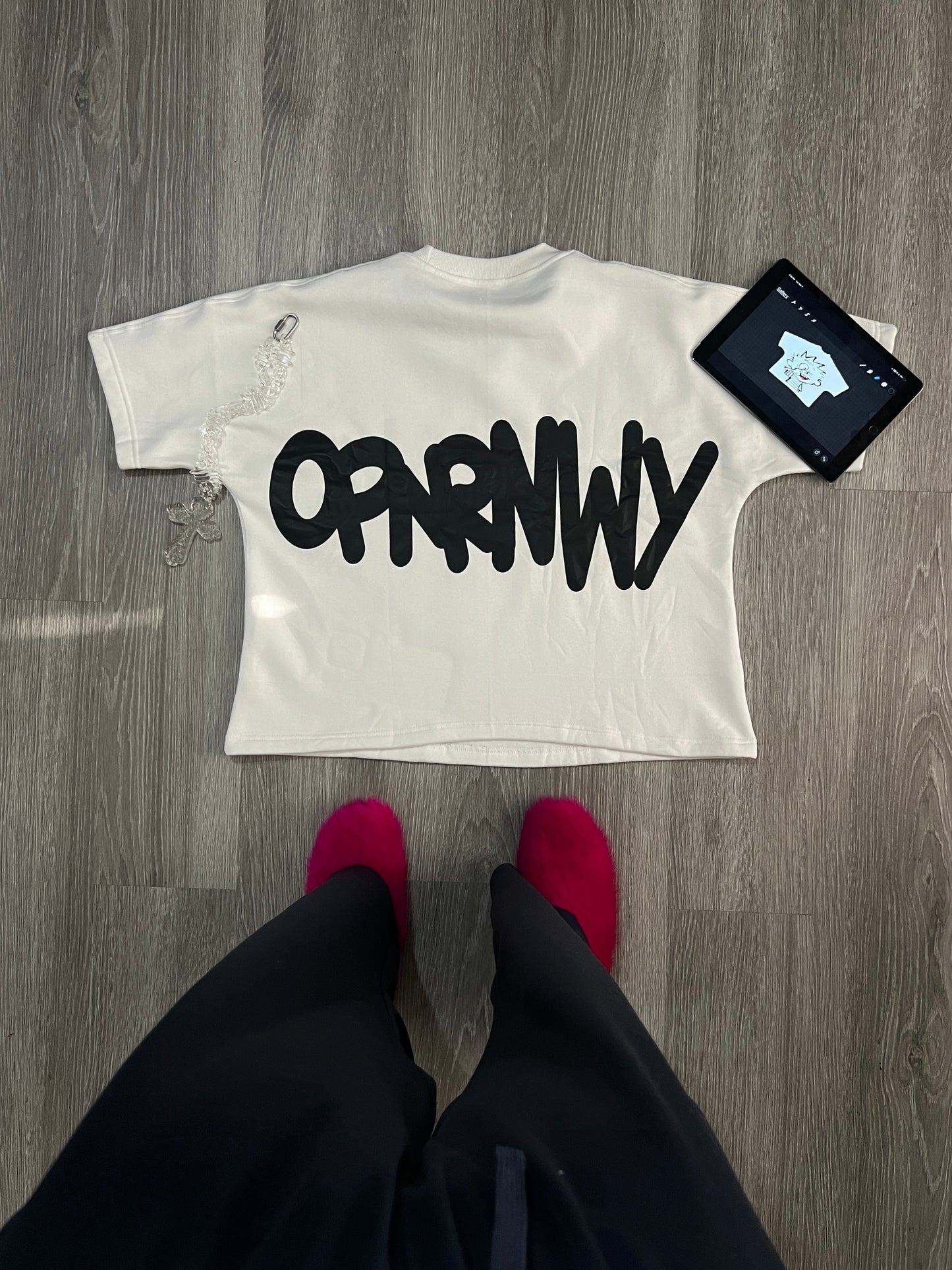 OPENRUNWAY "PICKER" TEE